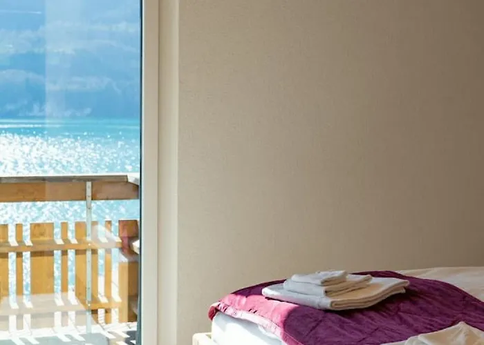 Luxury Lakeview With Ac & Near Interlaken בקתה