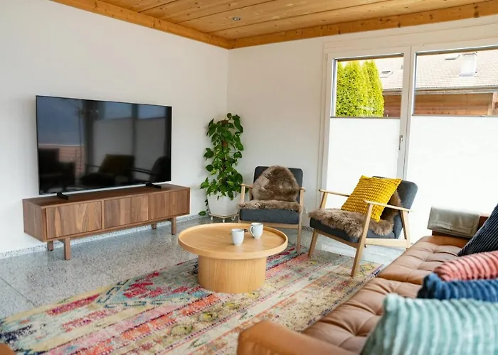 בקתה Luxury Lakeview With Ac & Near Interlaken Niederried bei Interlaken