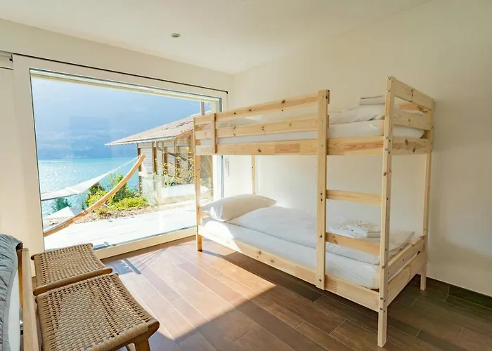 Luxury Lakeview With Ac & Near Interlaken בקתה